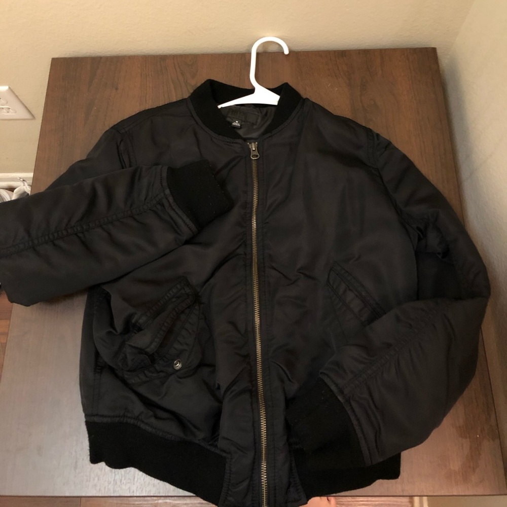 Uniqlo black Jumper Women M puffer